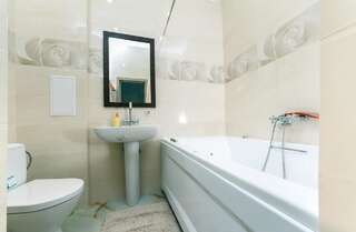 Апартаменты Hotrent Apartments Kreschatik Area Киев Апартаменты Делюкс (с гидромассажной ванной) на улице Ивана Франко, 27-5