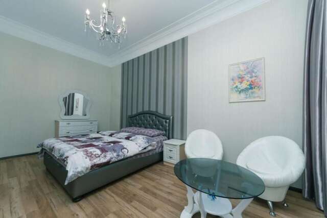 Апартаменты Hotrent Apartments Kreschatik Area Киев-32