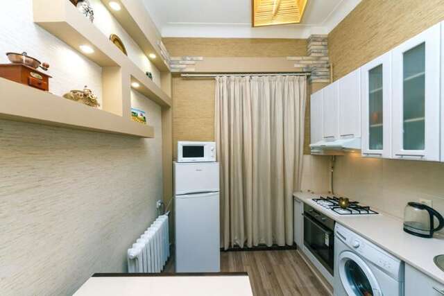 Апартаменты Hotrent Apartments Kreschatik Area Киев-37