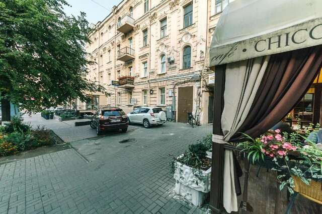 Апартаменты Hotrent Apartments Kreschatik Area Киев-9